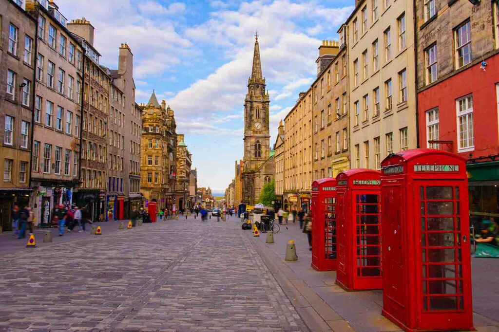 Tourist Attractions to Visit in Edinburgh